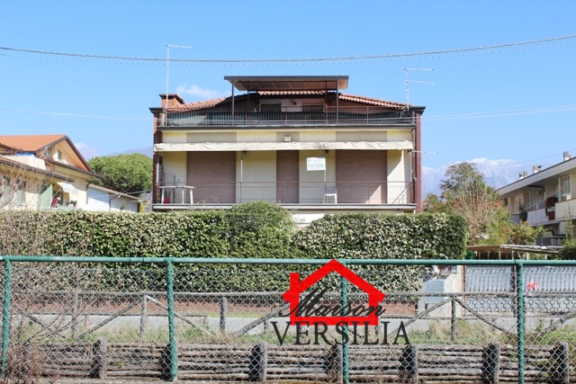  massa vendita quart: marina di massa maison versilia real estate