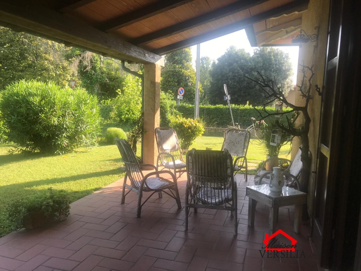 Villa MASSA vendita  Ronchi  Maison Versilia Real Estate