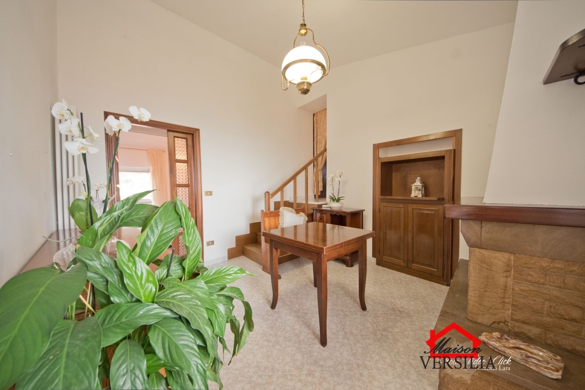 Appartamento MASSA vendita  Mirteto  Maison Versilia Real Estate