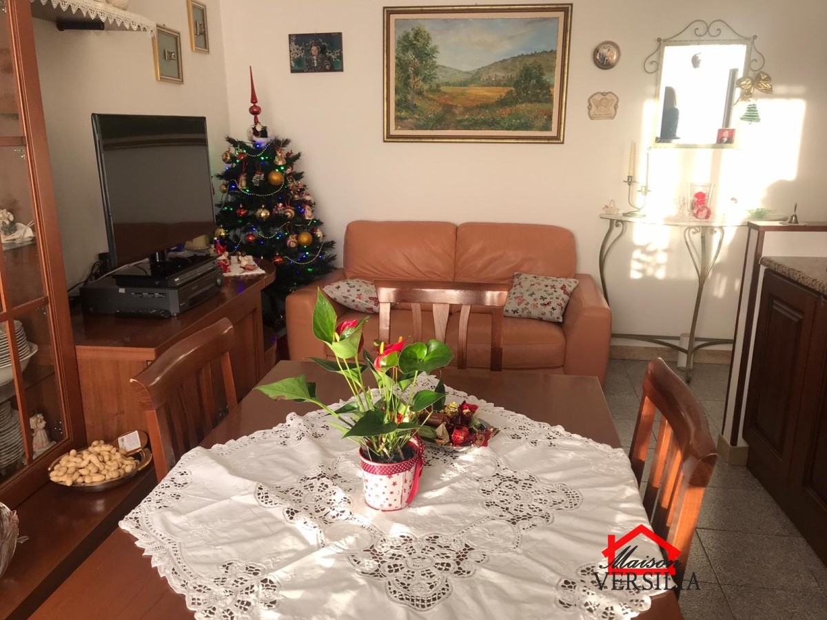 Appartamento MASSA vendita  Castagnola  Maison Versilia Real Estate