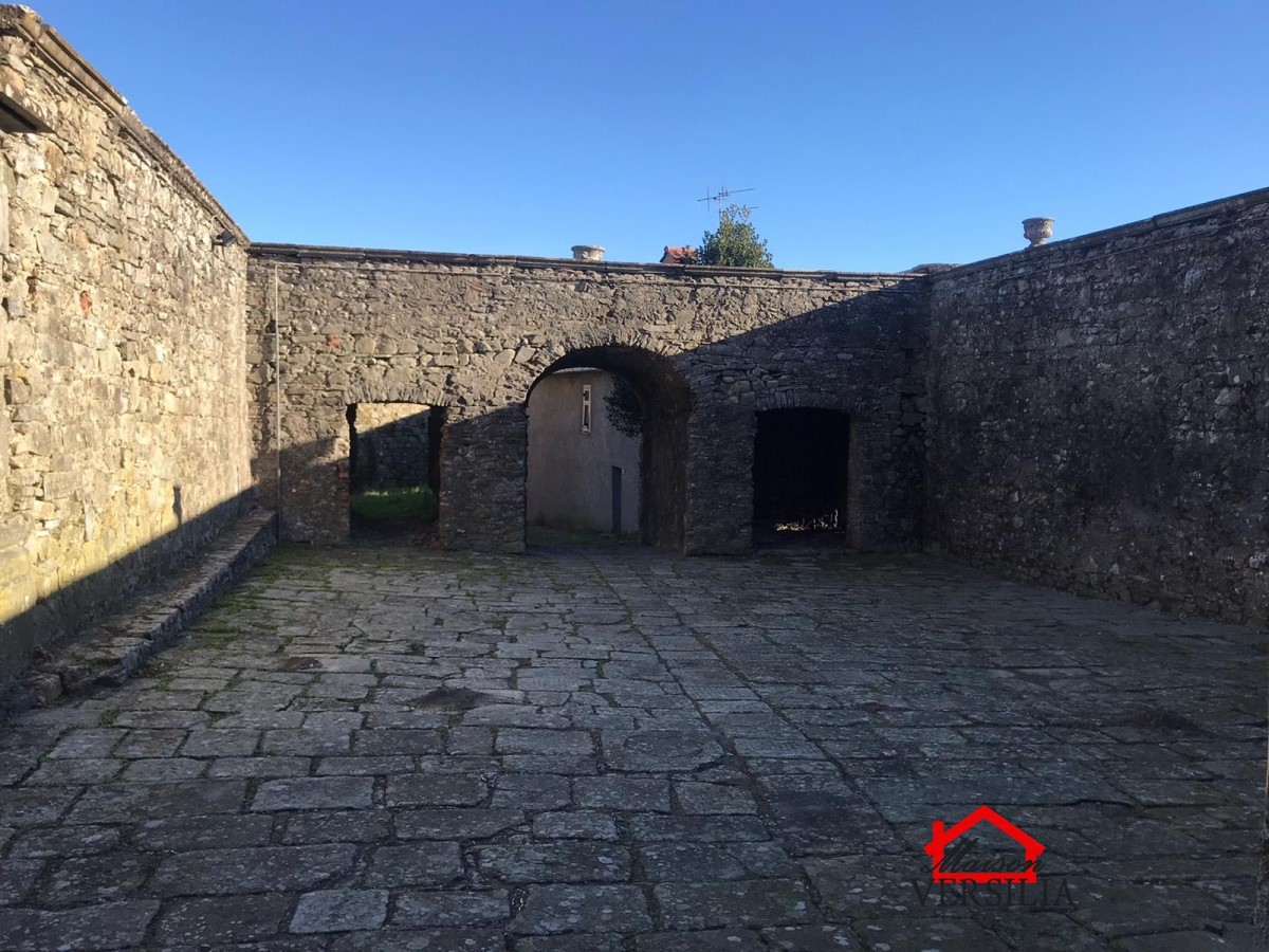 Villa PONTREMOLI vendita  Pontremoli  Maison Versilia Real Estate