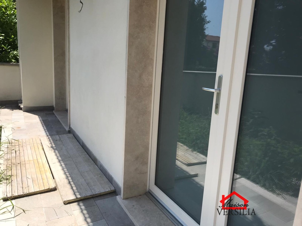 Villa Bifamiliare MONTIGNOSO vendita  Capanne  Maison Versilia Real Estate